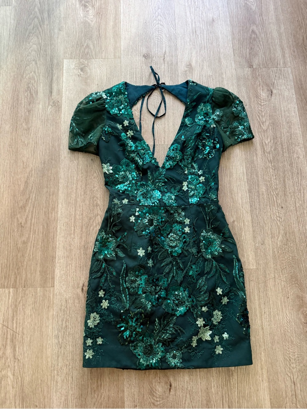helsi green deep v neck floral sequin embroidered tie back mini dress size XS